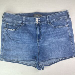 Torrid  Blue Denim Jean Shorts Women’s Plus Size 24 3 Buttons Summer